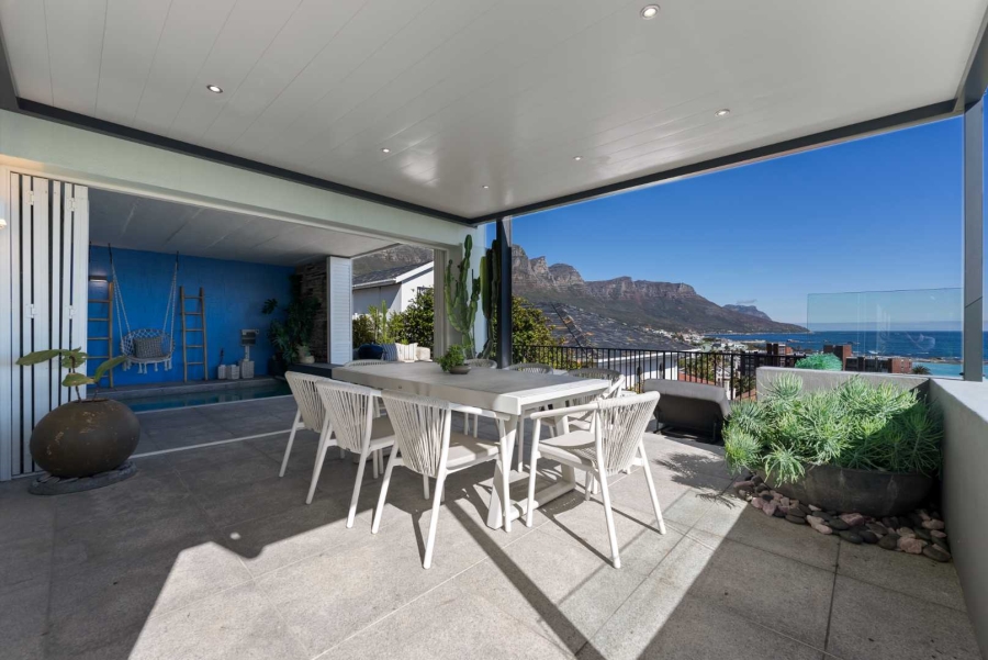 8 Bedroom Property for Sale in Camps Bay Western Cape